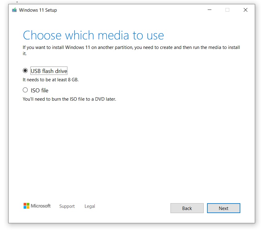 Windows 11 22H2 USB drive